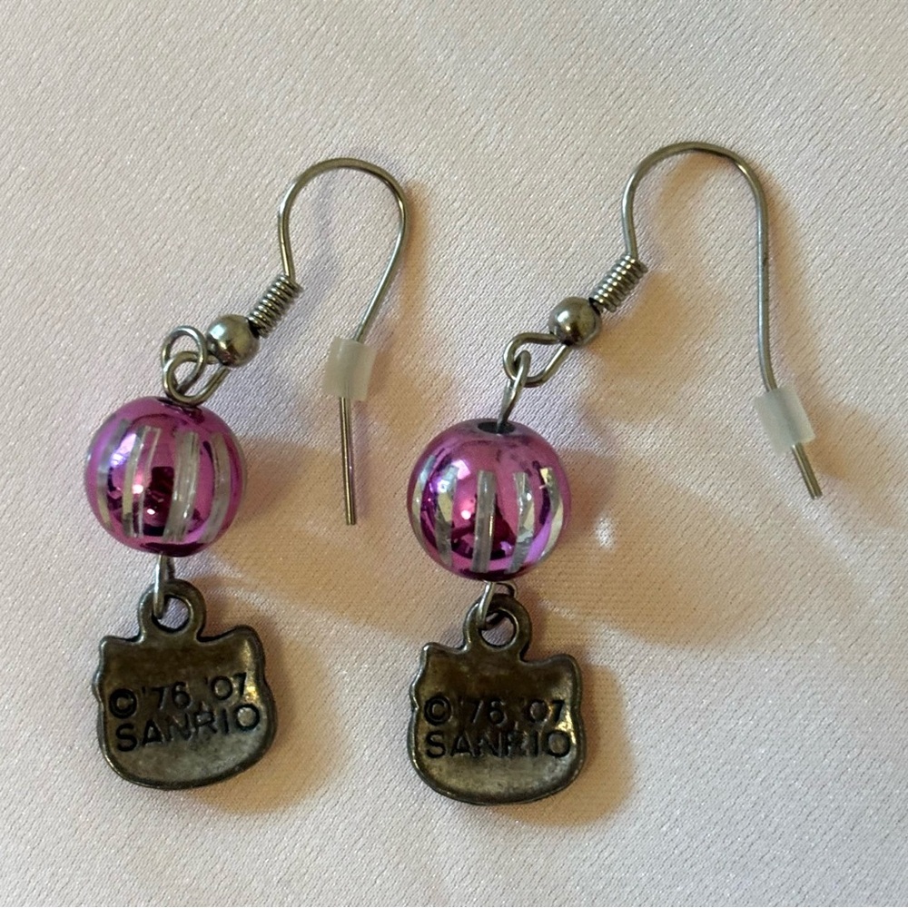 Vintage Y2K 2007 Pink & Silver Tone Sanrio Hello Kitty Ball Drop Earrings - Picture 3 of 4